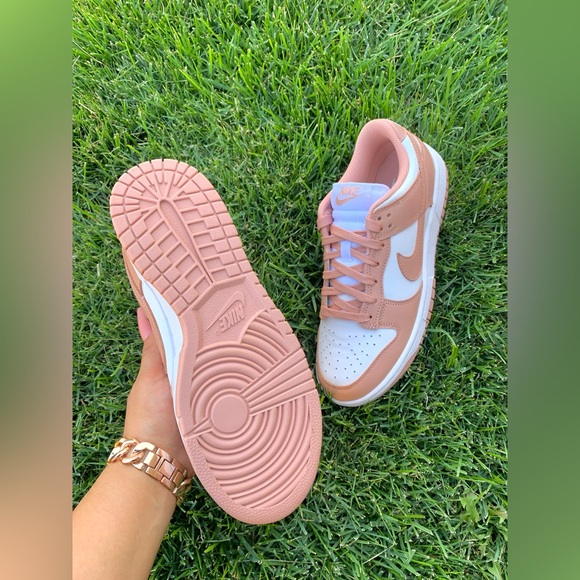 Nike dunk low “Rose Whisper” size 7 Women’s - Picture 8 of 9